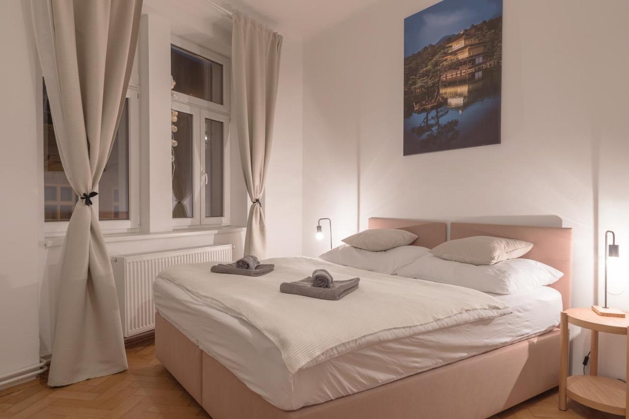 Skolska Junior Apartment Praag Buitenkant foto