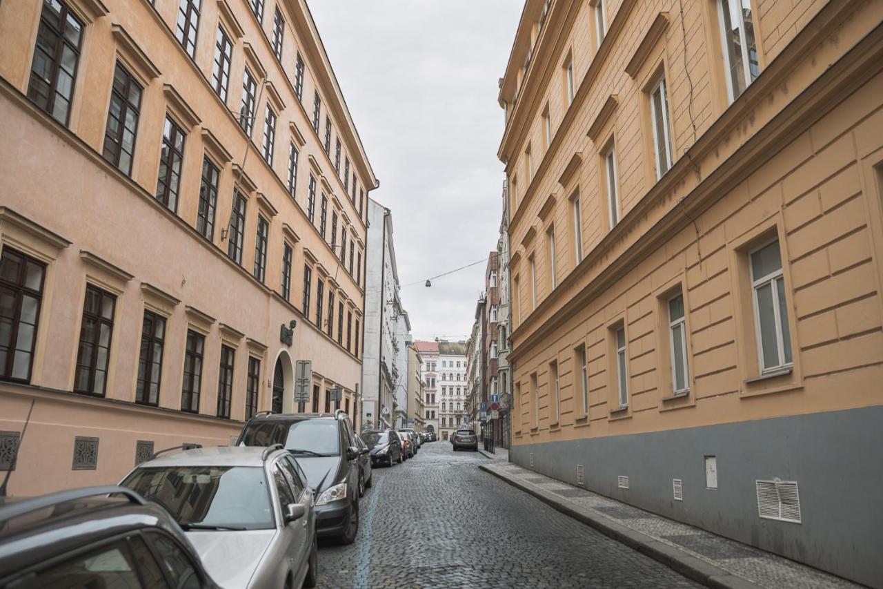 Skolska Junior Apartment Praag Buitenkant foto