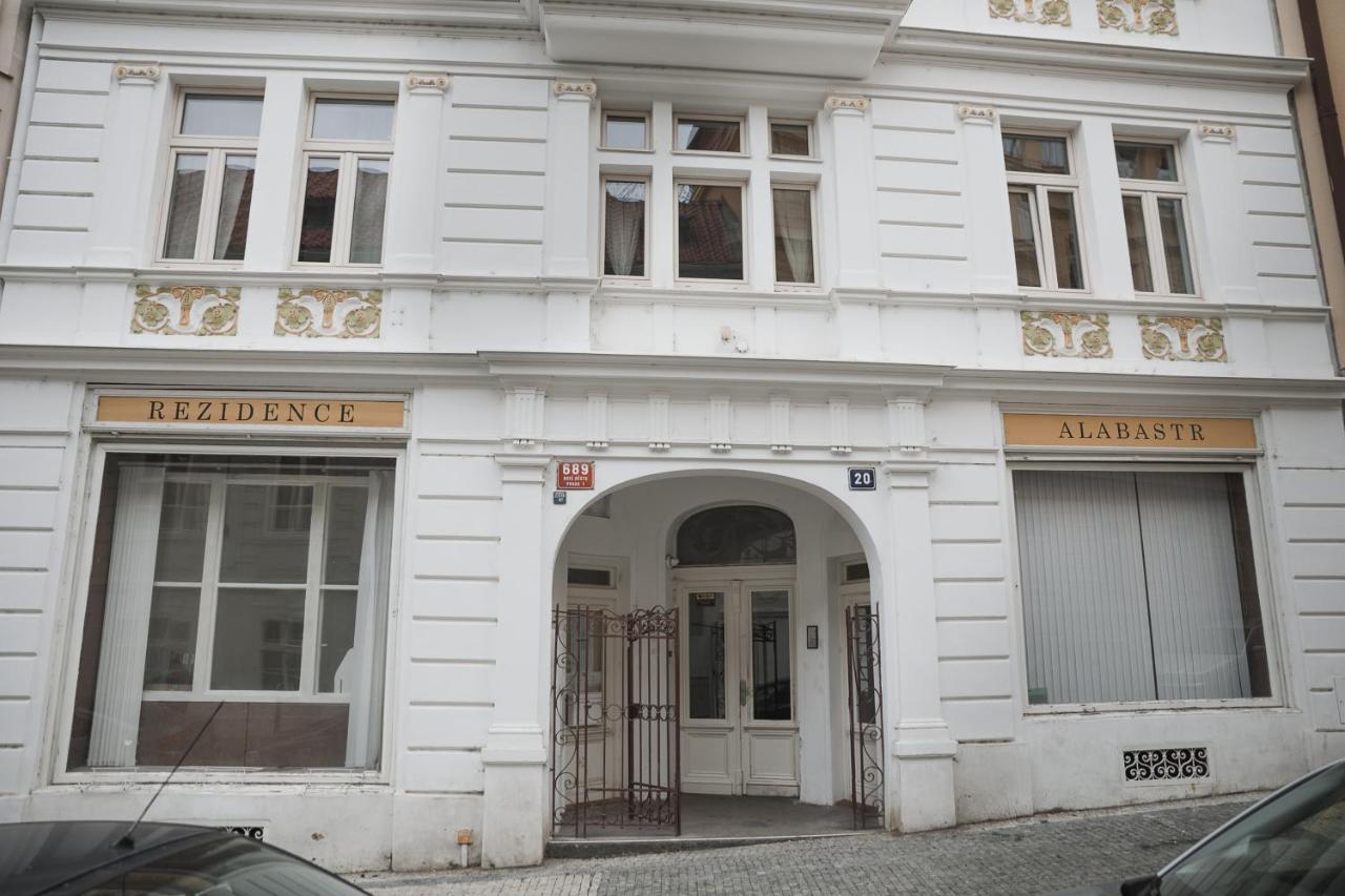 Skolska Junior Apartment Praag Buitenkant foto